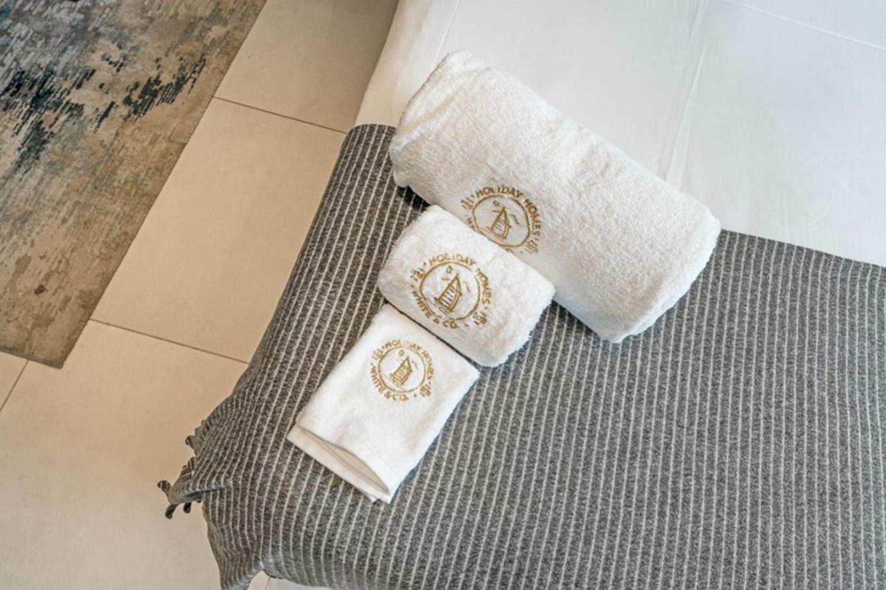 Apartment Modern Comfort At Beverly, Jvc *