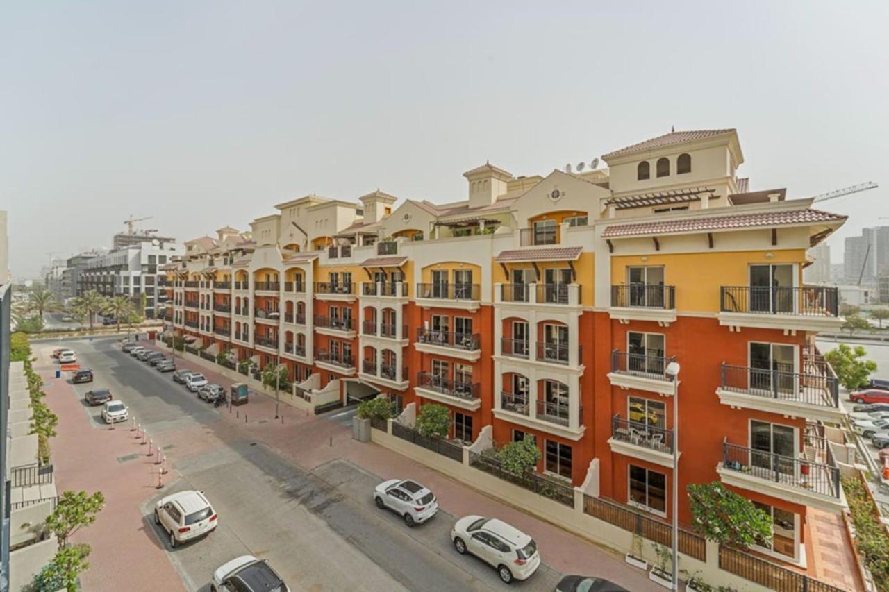 Apartment Modern Comfort At Beverly, Jvc